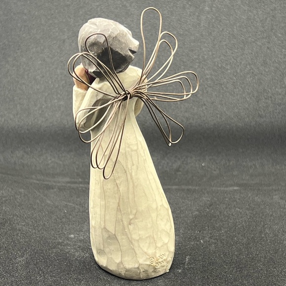 Willow Tree Angel of the Heart Figurine (Retired) - Picture 2 of 3